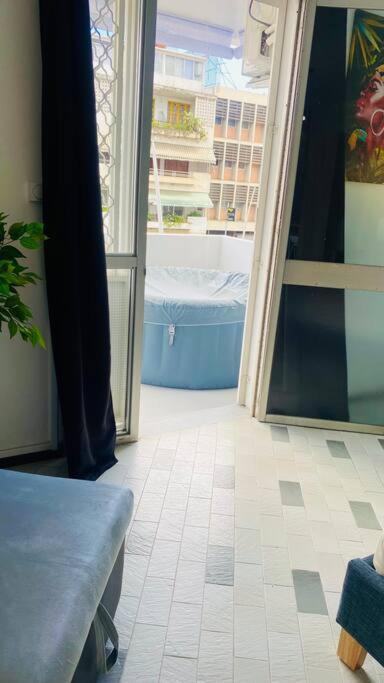 Urban Zen Appart Spacieux Studio Atypique Avec Bain A Remous Proche De Tout ปวงต์-ตา-ปิตร์ ภายนอก รูปภาพ