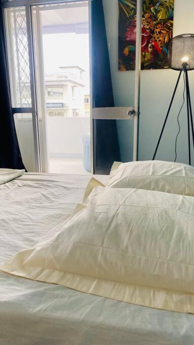 Urban Zen Appart Spacieux Studio Atypique Avec Bain A Remous Proche De Tout ปวงต์-ตา-ปิตร์ ภายนอก รูปภาพ